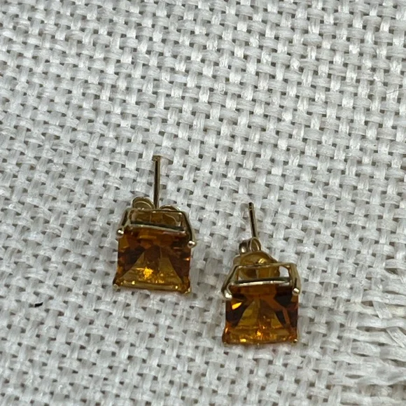 Vintage 14K Yellow Gold Princess Cut Citrine Stud Earrings - Picture 3 of 17
